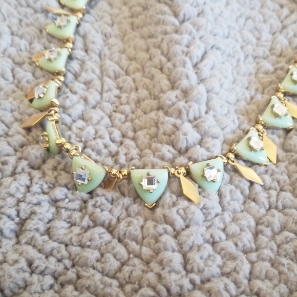 Seafoam statement necklace - Picture 2 of 3